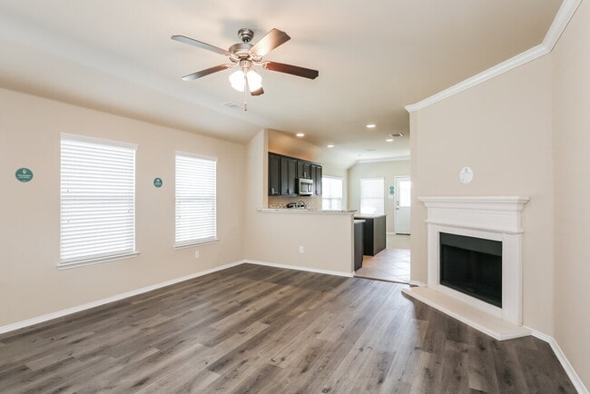 Building Photo - 517 Pawnee St