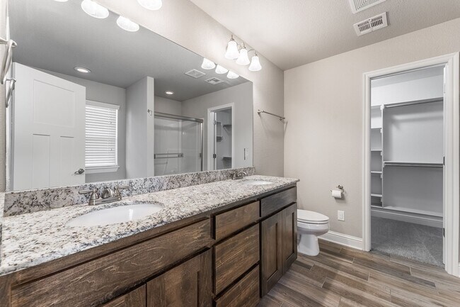 Building Photo - Spacious 4-Bedroom Home with Open Layout & Fenced Backyard in Pea Ridge