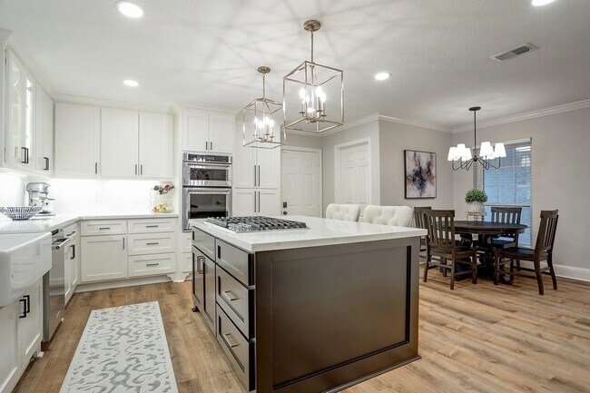 Building Photo - 15407 Woodcote Ct