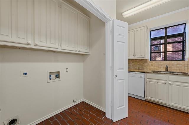 Building Photo - 4141 Hyer St