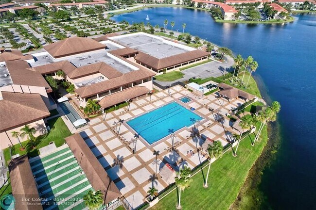 Building Photo - 12600 SW 5th Ct