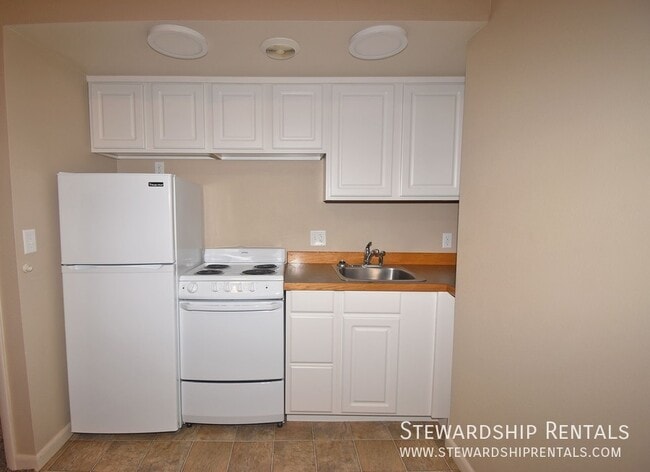 Building Photo - 1831 Kincaid St