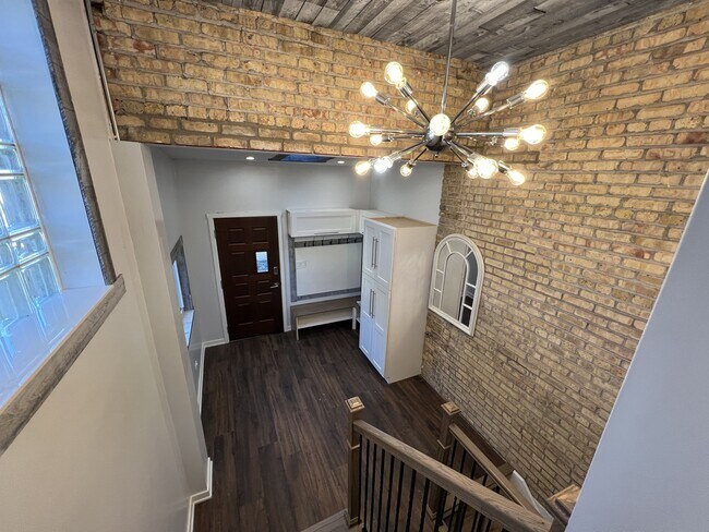 Building Photo - 220 N Graylynn Dr