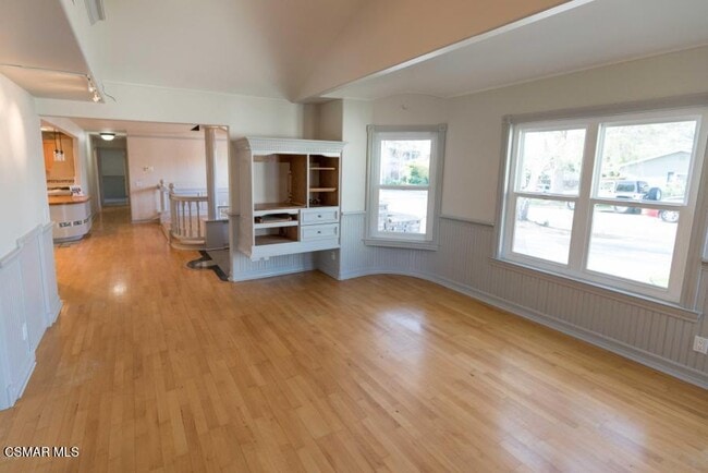 Building Photo - 1410 Calle Violeta