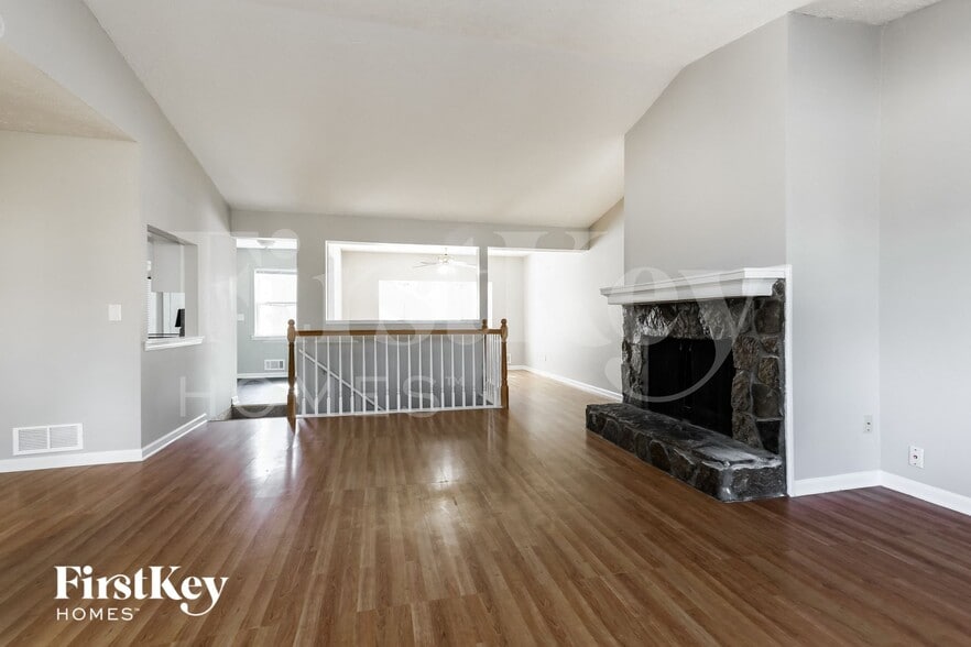 Building Photo - 334 Spring Ridge Dr