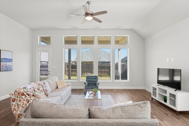 Building Photo - 15949 Hayes Mkt Lp