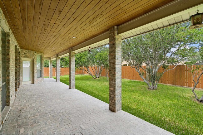Building Photo - 307 Echo Valley Dr