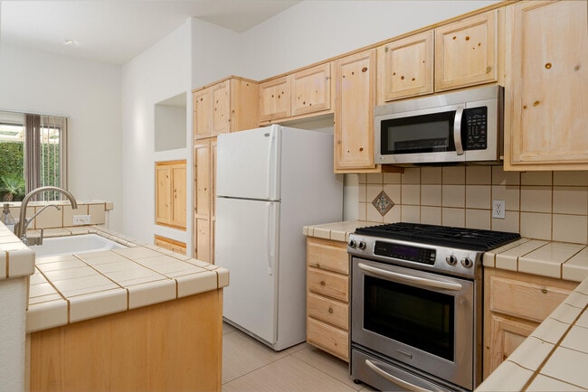 Building Photo - 30106 Avenida Alvera
