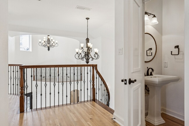 Building Photo - 6931 Belmont Ave