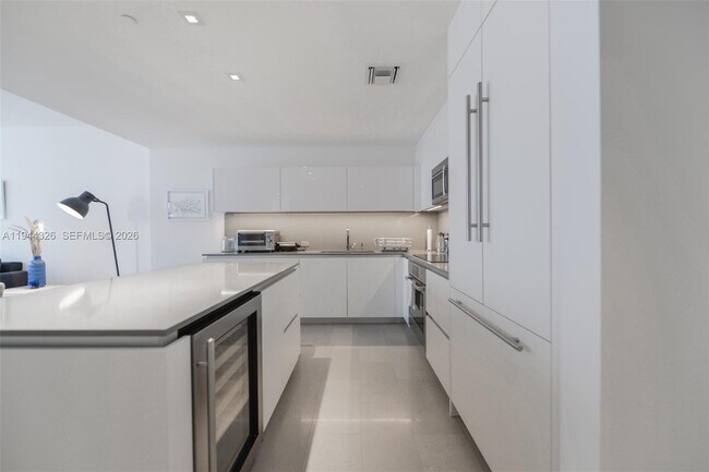 Building Photo - 68 SE 6th St