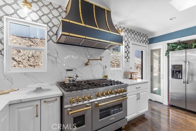 Building Photo - 5201 Sale Ave