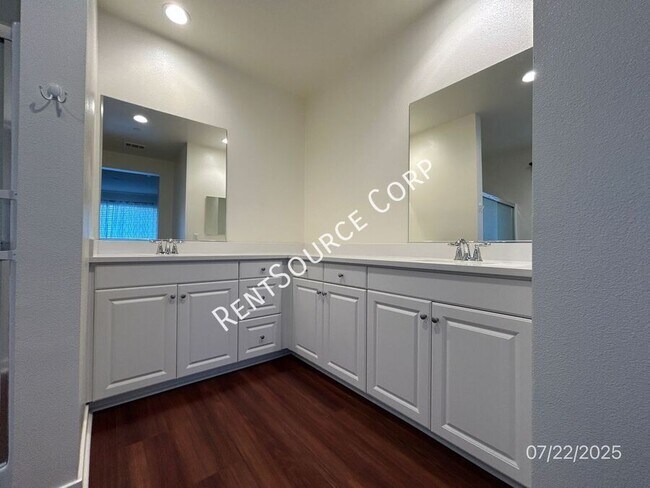 Building Photo - 45051 Marbella St