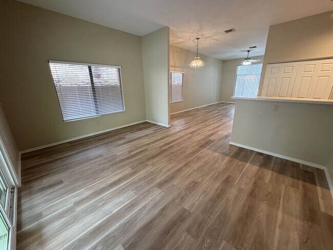 Building Photo - Great eastside location