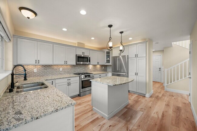 Building Photo - 11519 Discovery Park Dr