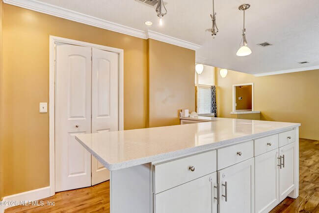 Building Photo - 4328 Savannah Ave