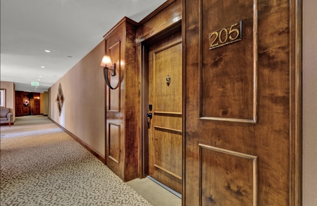 Building Photo - 750 State St