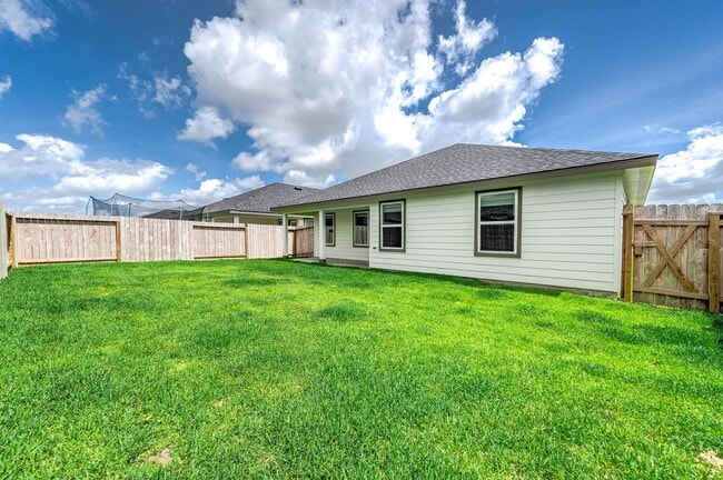 Building Photo - 1122 Fringed Bluestar Dr
