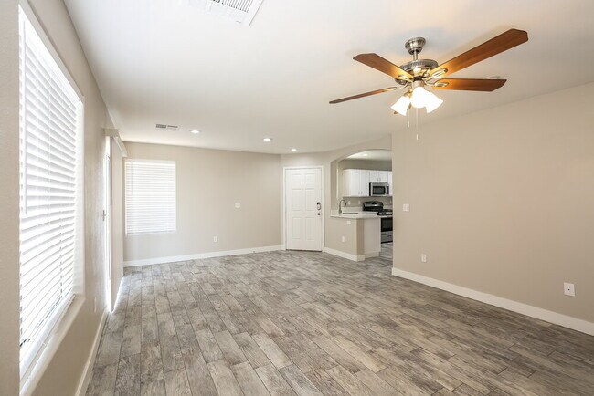 Building Photo - 9466 Havasu Canyon Ave