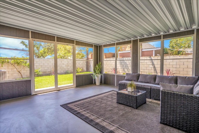 Building Photo - 1007 N Mohawk Ave