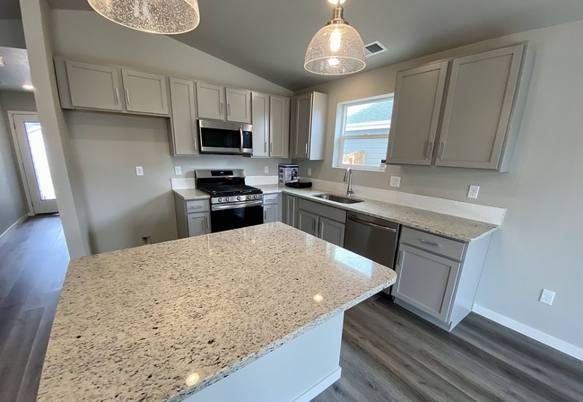 Building Photo - 508 Bobcat Ct