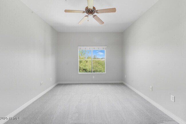 Building Photo - 5450 E Deer Valley Dr
