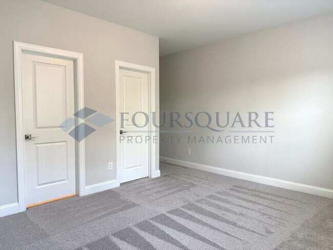 Building Photo - Elegant 4-Bed / 3.5-Bath Home with Main-Level Primary Suite, Quartz Kitchen & 3-Car Garage – In H...