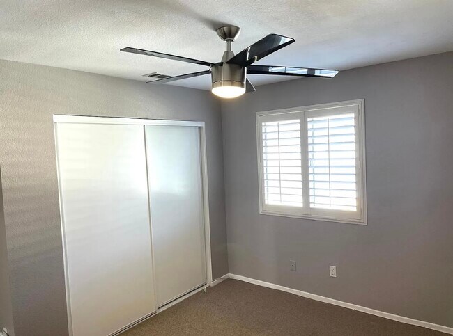 Building Photo - 1331 Statice Ct