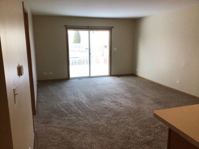 Building Photo - 560 S Annandale Dr