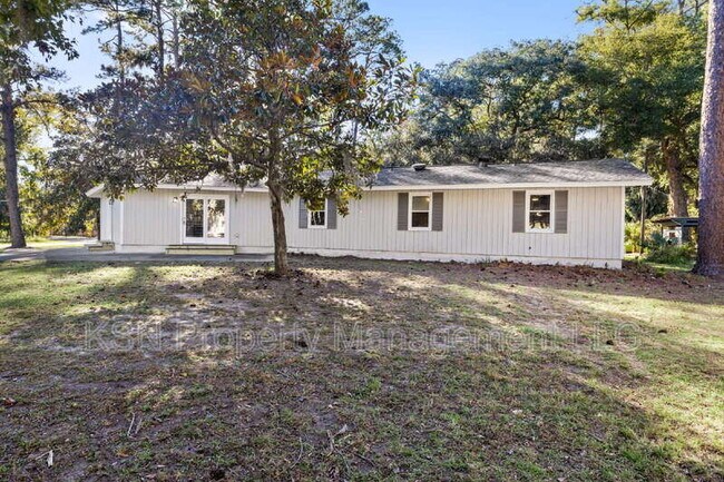 Building Photo - 286 Cushing Dr