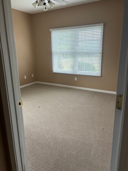 Front Office looking to old highway 63 - 5225 E Dee Woods Rd