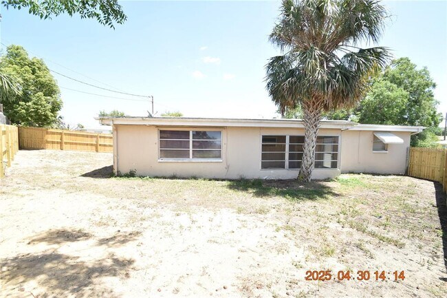 Building Photo - 3221 Topp Dr