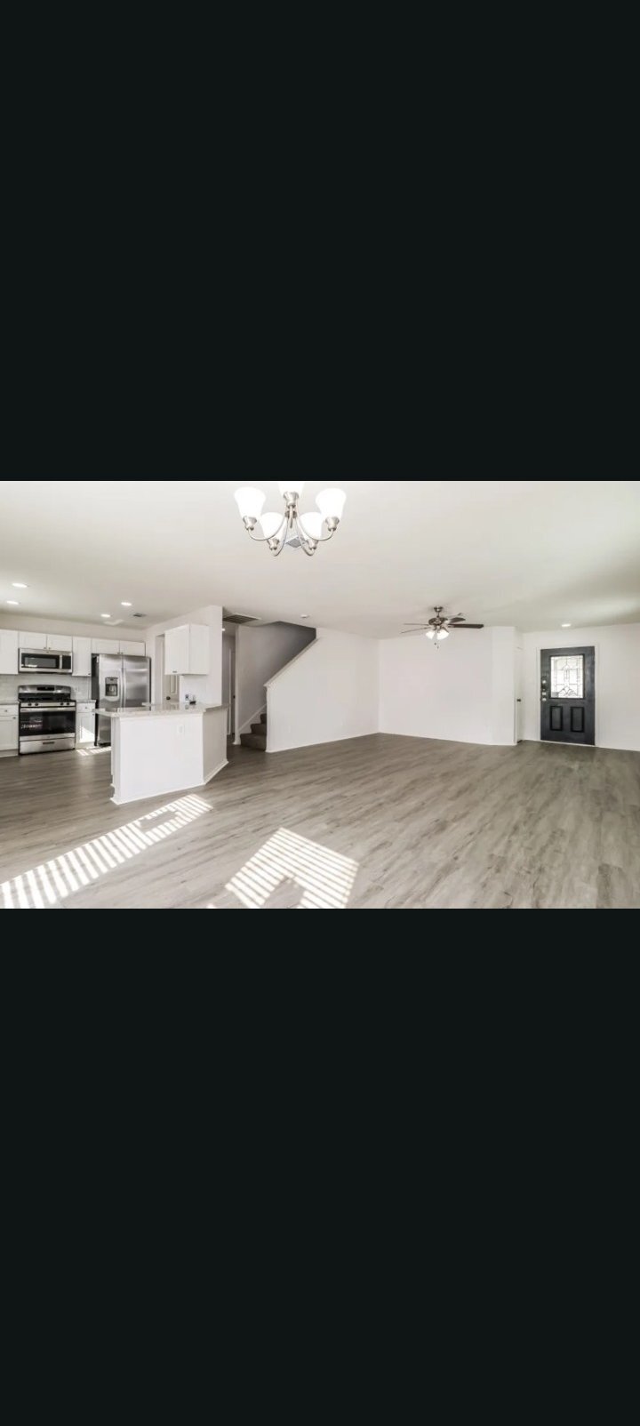 Building Photo - 552 Bridgeport Pl