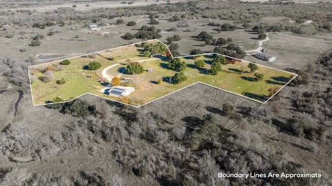 Building Photo - Horse property with shop in country oasis