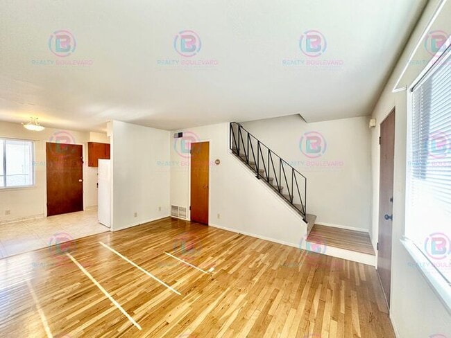 Building Photo - Delightful One-Bedroom + Office Near Idlew...