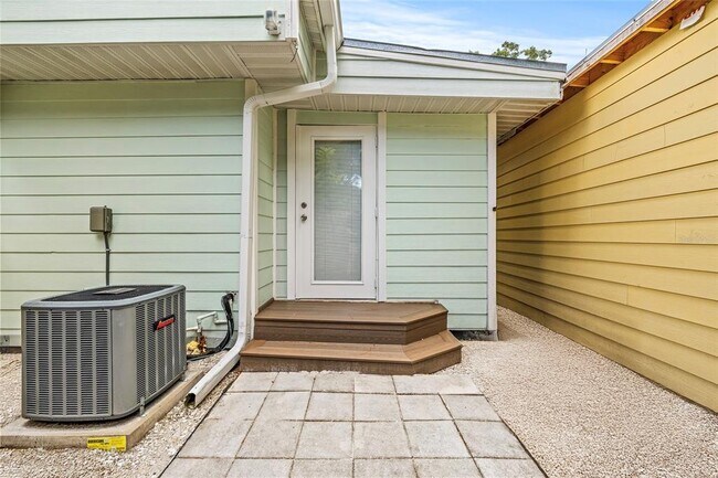 Building Photo - 2856 W Rainbow Cir