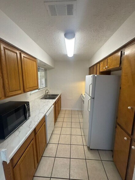 Building Photo - 1318 Marlton St