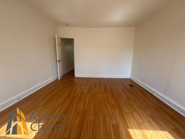 Building Photo - 1303 N Milton Ave