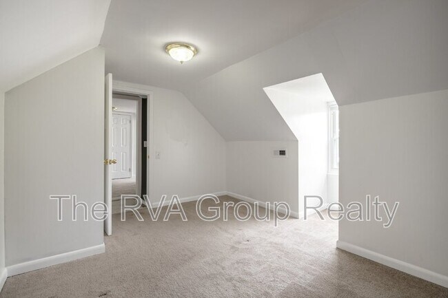 Building Photo - 712 Hill Top Dr