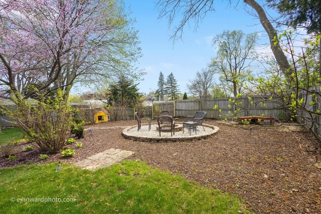 Building Photo - 804 S President St