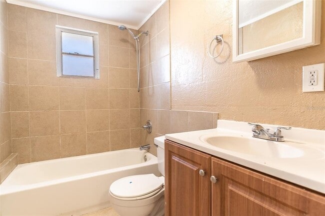 Building Photo - 116 E Northside Dr