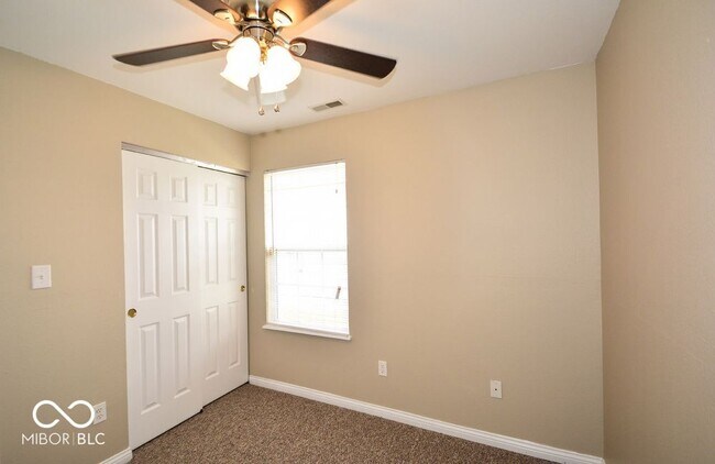 Building Photo - 1994 Falcon Ct