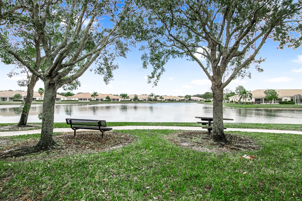 Building Photo - 9773 Bowline Dr