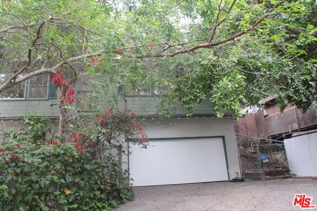 Building Photo - 15237 Del Gado Dr