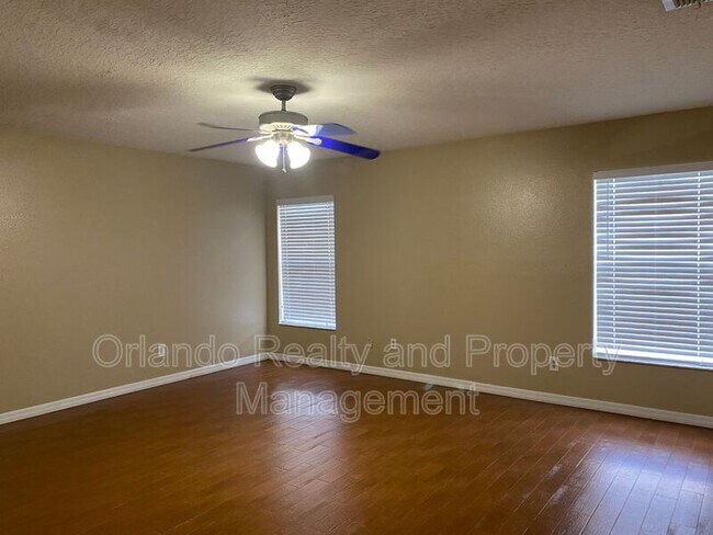 Building Photo - 831 Sterling Spring Rd