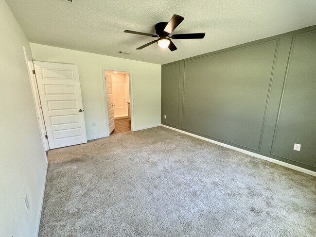 Building Photo - 5265 Peach Dr