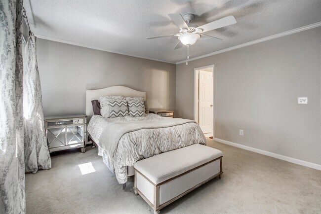 Building Photo - 1080 Woodbridge Hollow NE