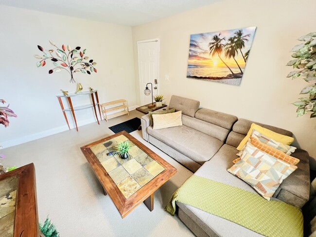 Building Photo - 441 NW 7th Terrace