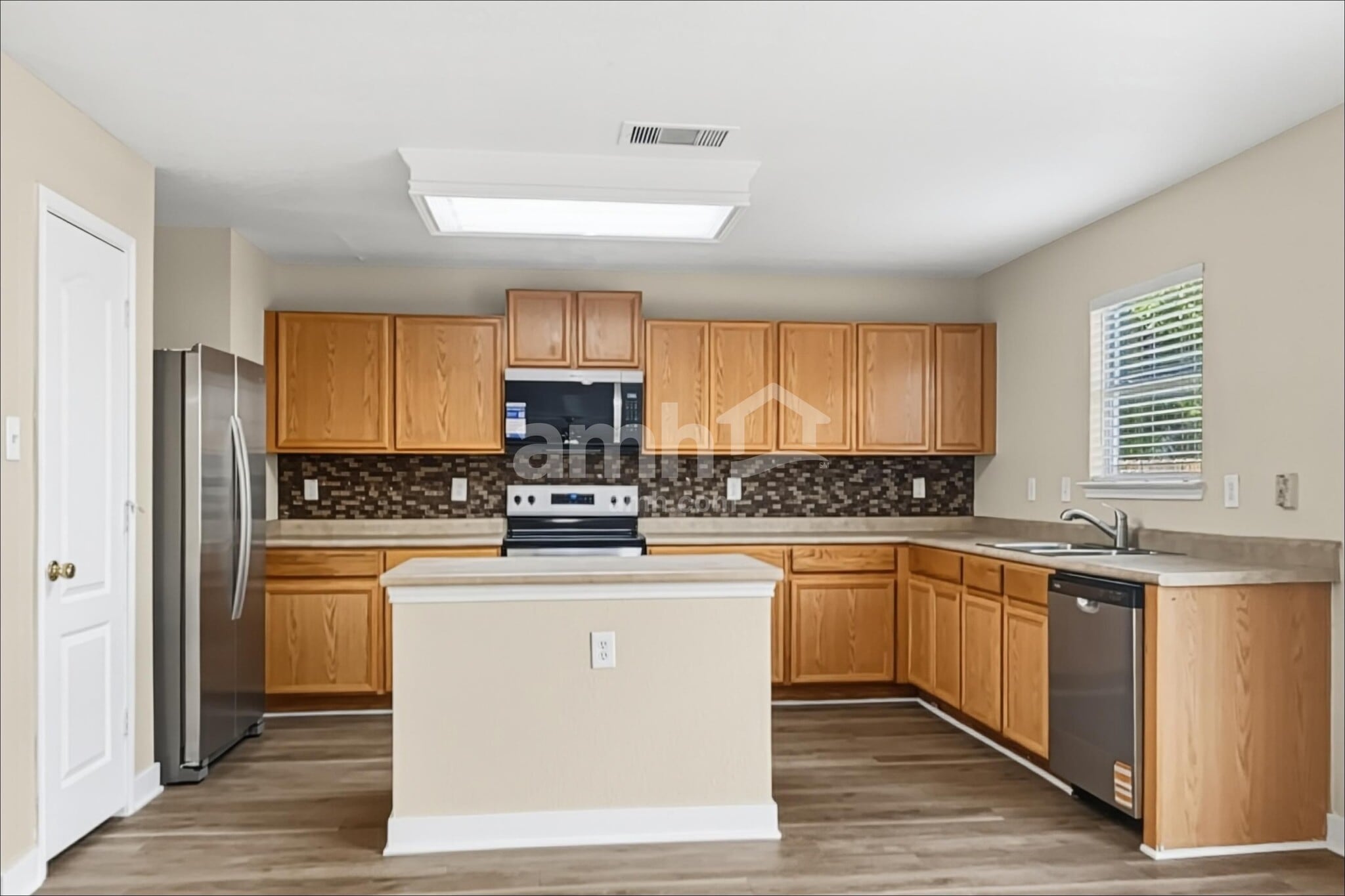 Building Photo - 7522 Drake Cyn