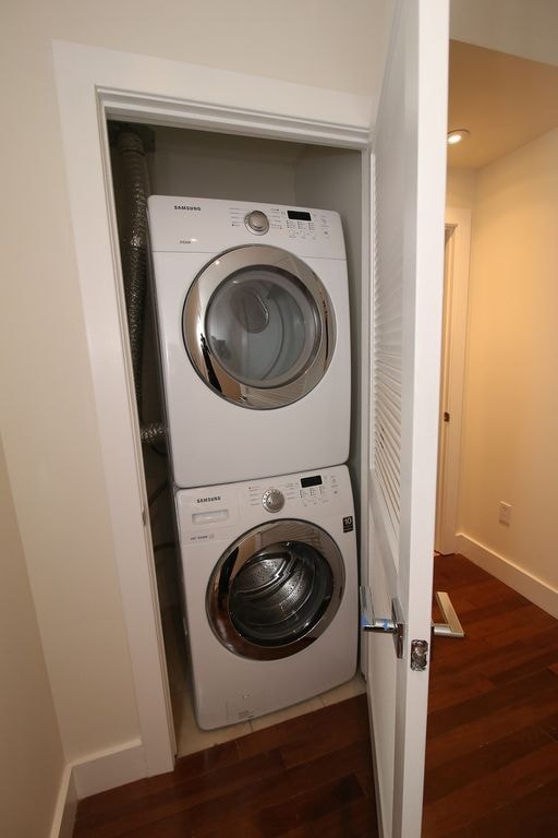 Building Photo - 811-818 8th St NE