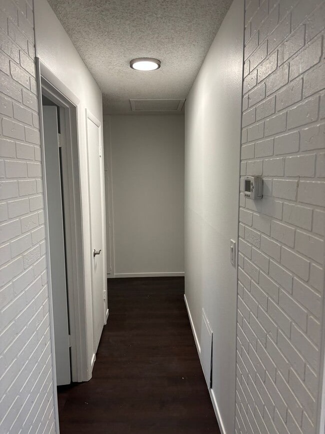 Building Photo - Charming Single-Story 4 Bed 2 Bath